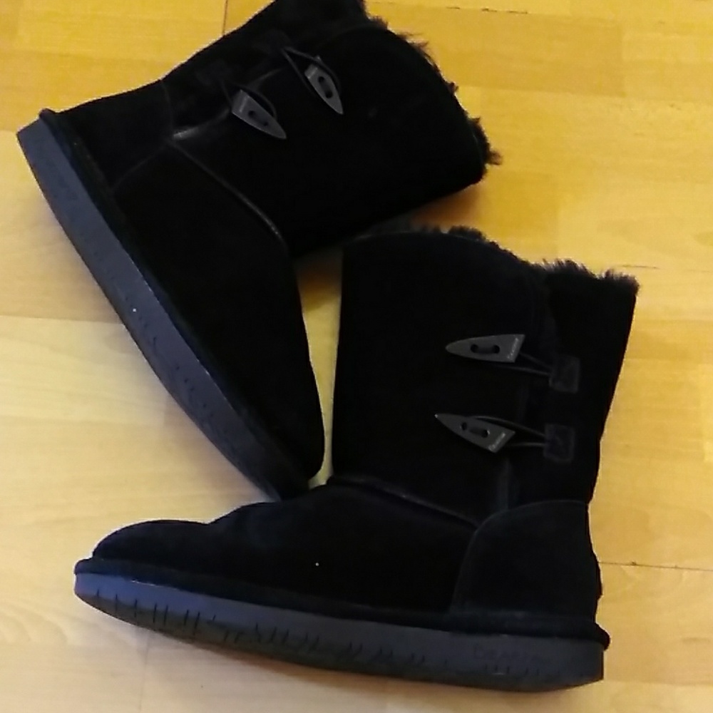 Bearpaw black boots size 9